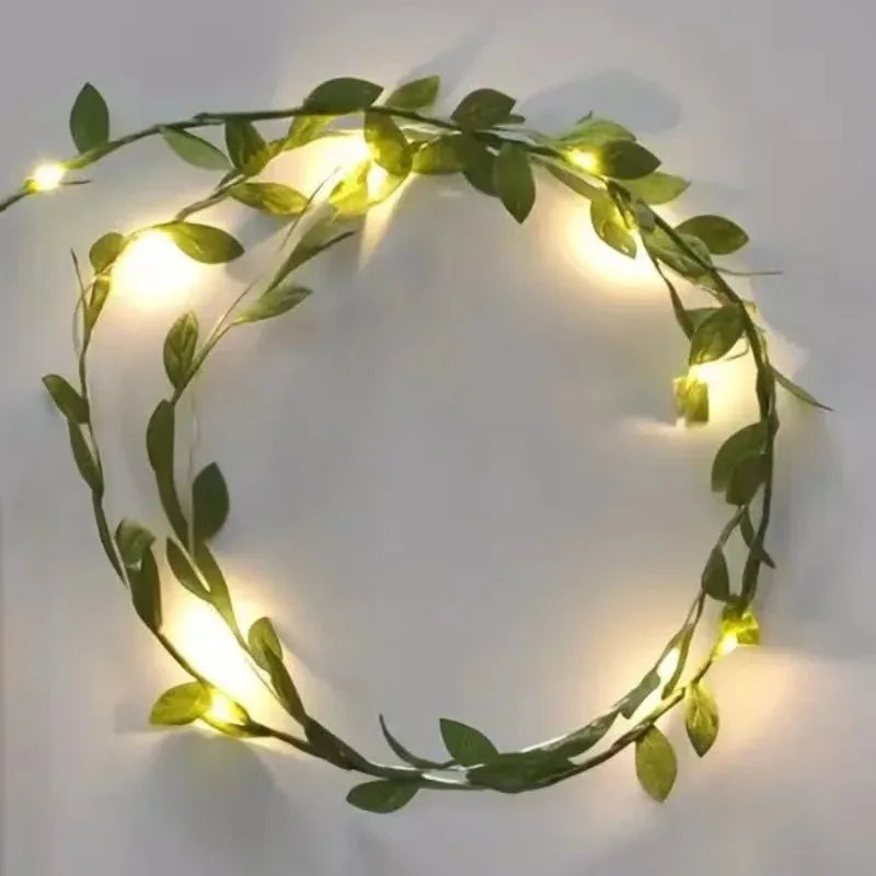 2025 New Christmas Solar Fairy Lights 50/100/150LED Artificial Green Leaf String Lights for Tree Decor Holiday Party Garland