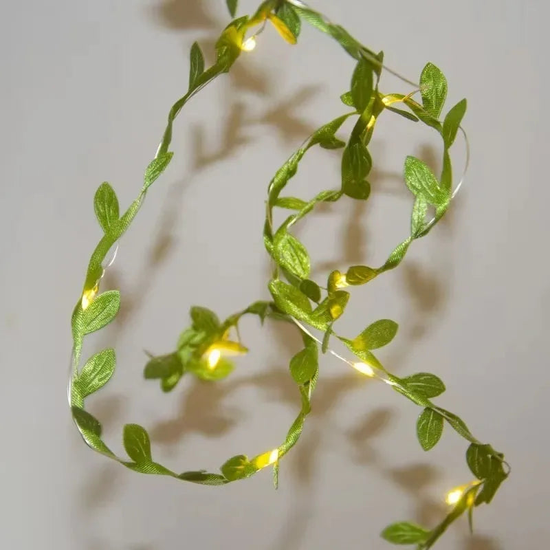 2025 New Christmas Solar Fairy Lights 50/100/150LED Artificial Green Leaf String Lights for Tree Decor Holiday Party Garland